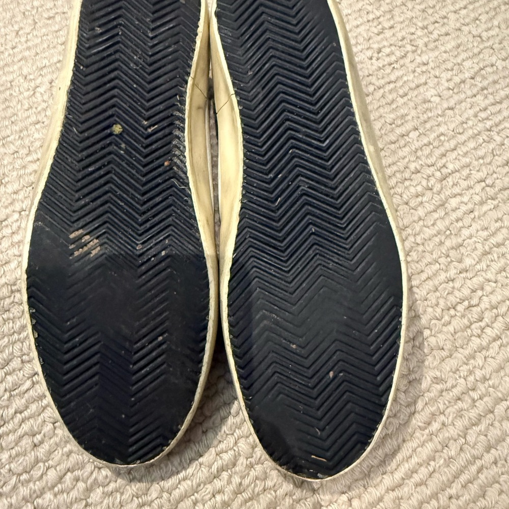 Golden Goose Superstar Men’s White and Black Low-Top Sneakers - Picture 6 of 6
